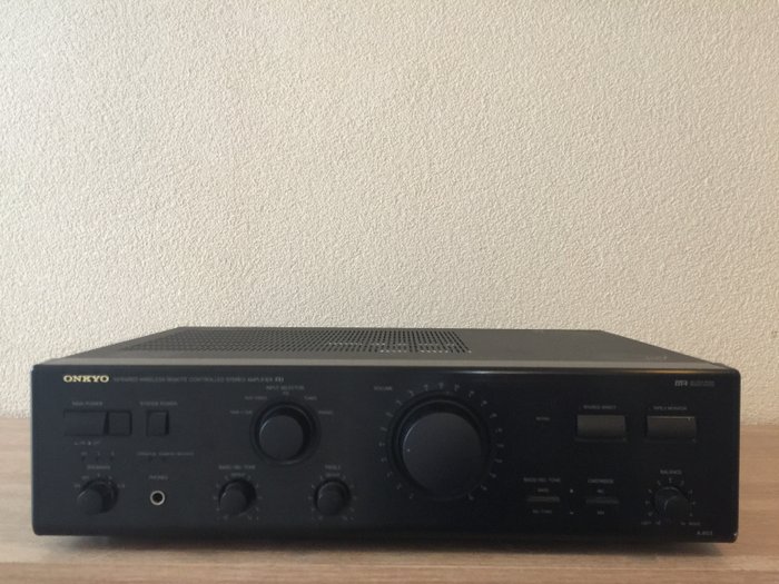 Onkyo A-803 integrated wireless remote controlled stereo amplifier R1