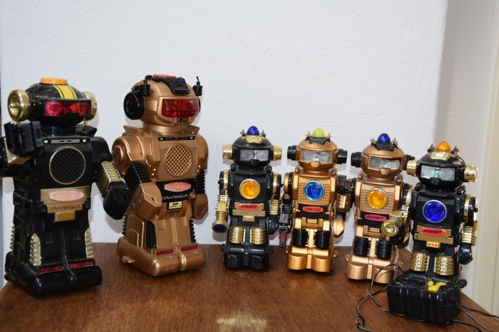 Robot, vintage, Pyrobots en Magic Mike’s, 70-80-er jaren, 6 stuks
