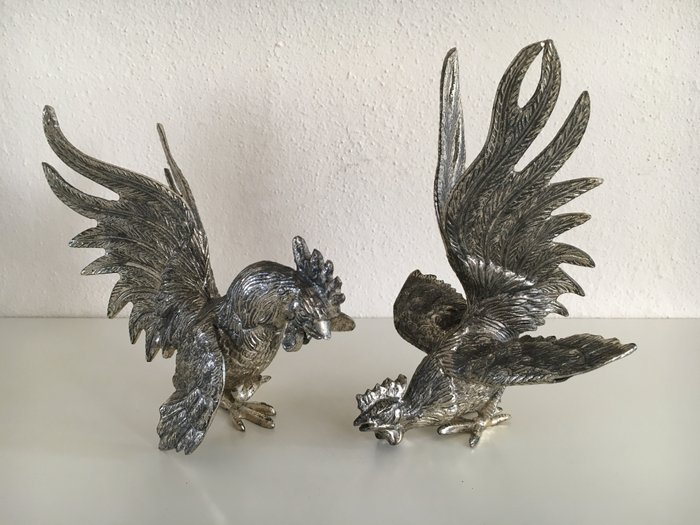 Silver-plated table pieces - two fighting roosters
