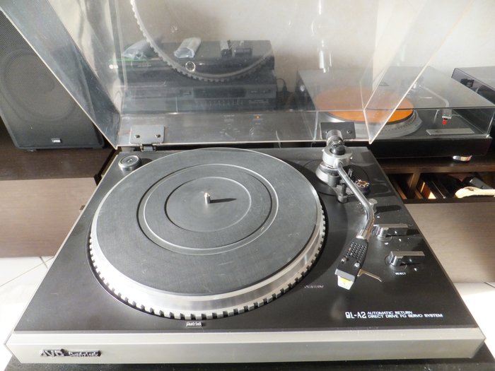 Turntable JVC QL-A2 - complete with needle and stylus