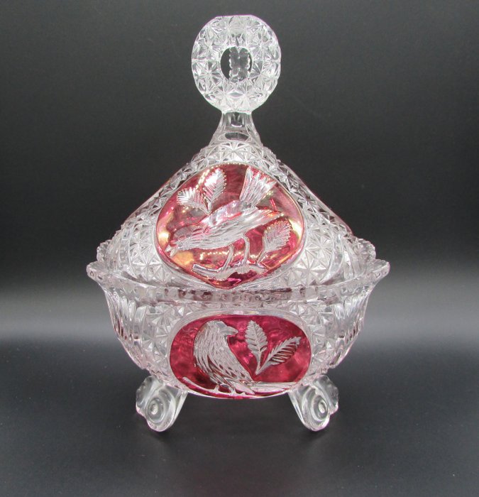 Candy pot in crystal of Bohemia with decoration of birds