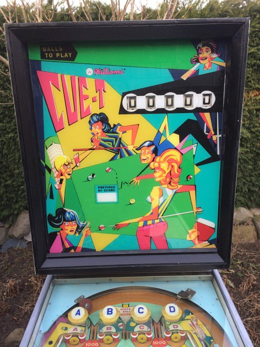 Williams 'Cue-t' pinball machine from 1968