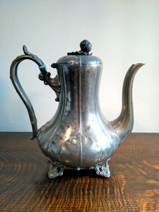 James Dixon & Sons - Sheffield teapot with vine leaf and grape decoration - 1890