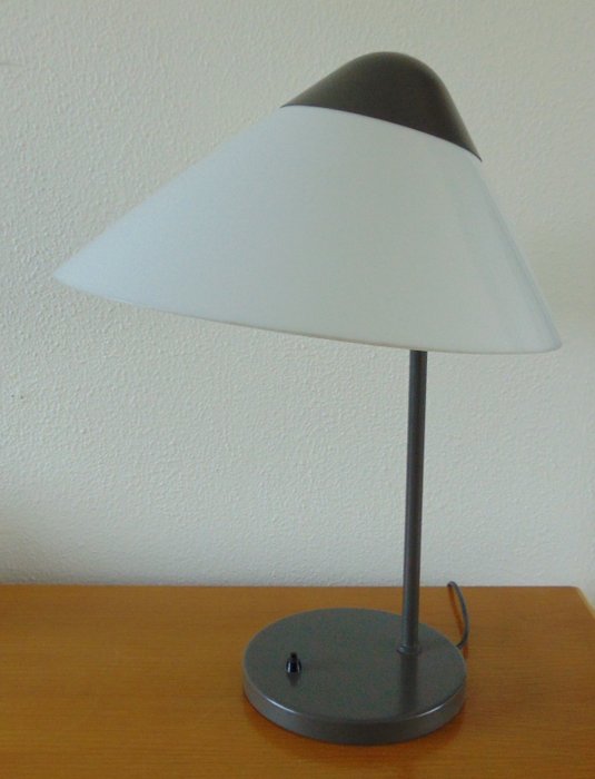 Hans J Wegner For Louis Poulsen, Hans Wegner Table Lampe