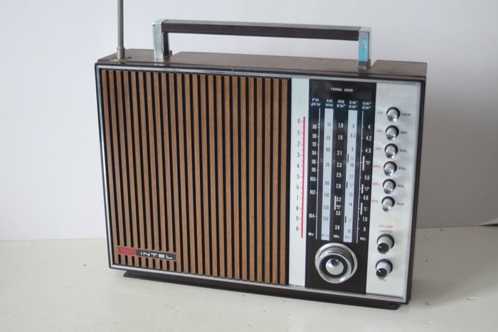 Intel, Interelectric: Targa 2000 transistor radio