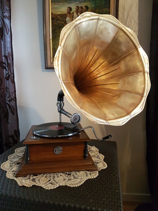 Superbe Ancien phonographe gramophone de salon PATHE model 102 la voix de son maitre pavillon en cuivre jaune