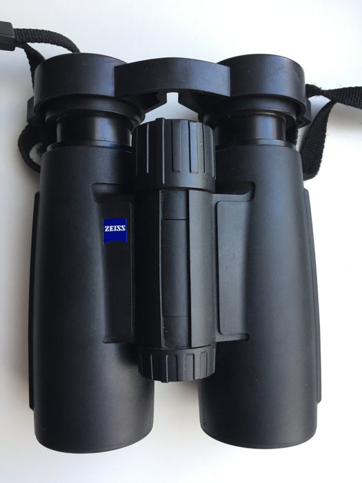 Binoculars carl zeiss conquest 8x30 B T*