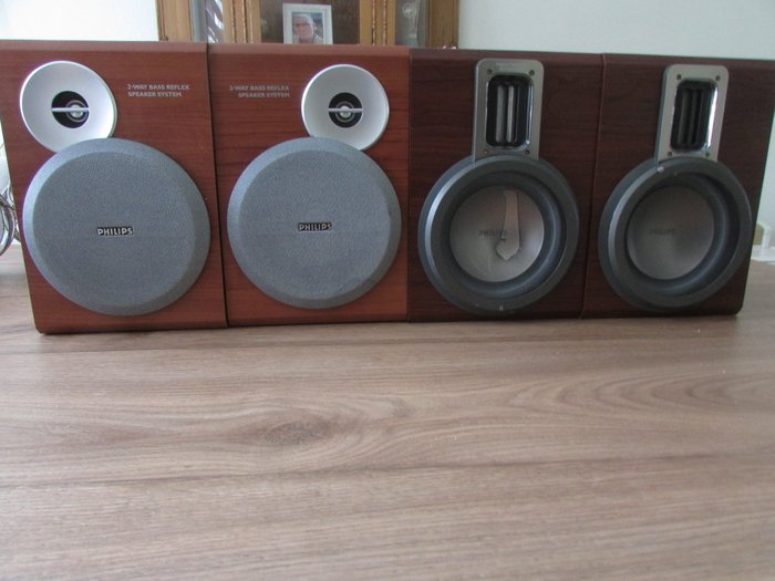 Philips 2 Way Bass and Ribbon Tweeter Technology speakers