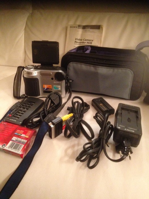 SONY Video Camera Recorder CCD - SC 65 E HI 8 Handycam