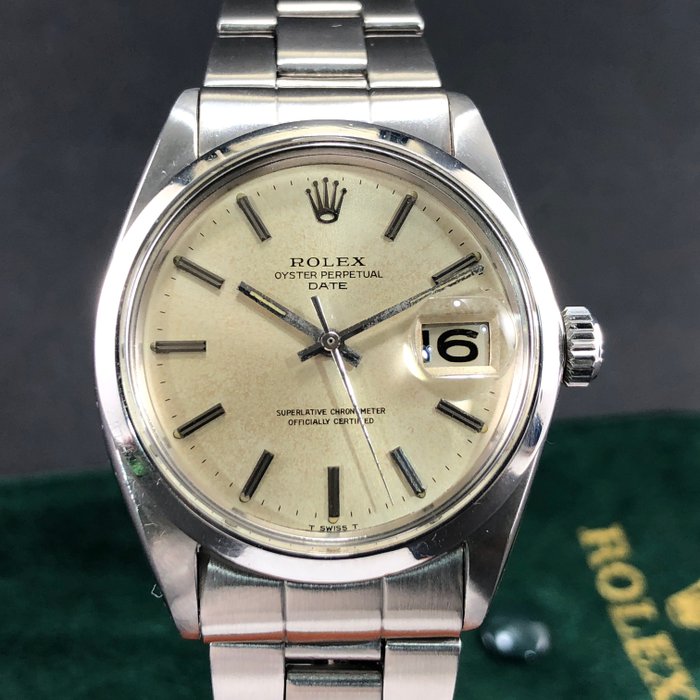 Rolex - Oyster Perpetual Date Champagne 