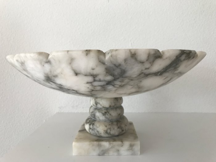 From Kunsthandel Jean Parry - Marble white grey scalloped bowl