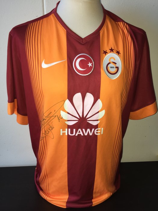 Wesley Sneijder Official Signed Galatasaray Nike home shirt.
