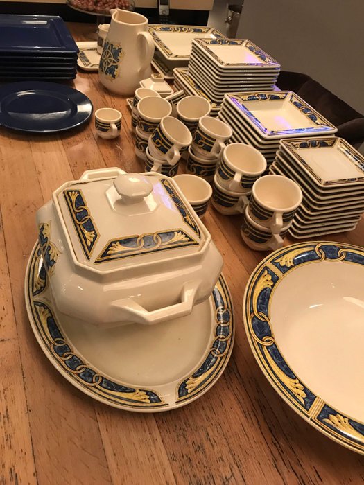 Tiffany Boutique - 53-piece dinnerware set