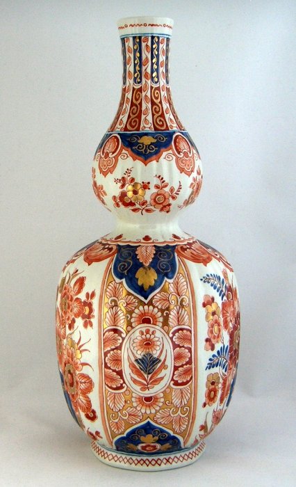 Porceleyne Fles - Royal Delft - Large pumpkin shaped vase in Pijnacker decor - Red, blue and gold - 38 cm