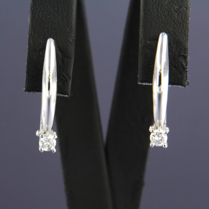 14 Kt White Gold Solitaire Dangle Earrings Set With 0 10 Ct