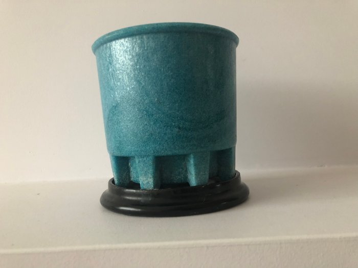 A.D. Copier - Graniver cactus pot on replica base