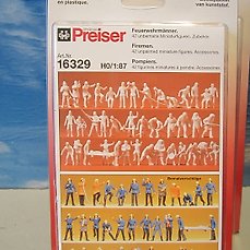 Preiser 16349 Sitzende Fahrgäste für Bus & Bahn