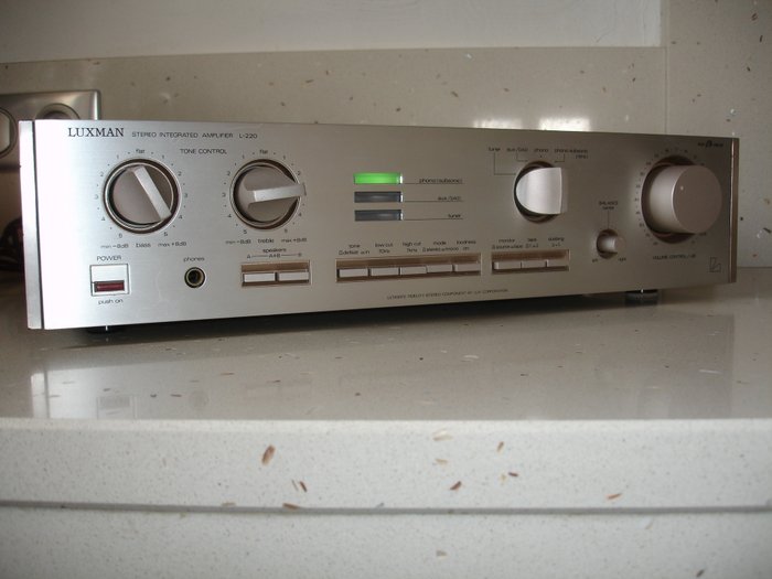 Hi-Fi Vintage LUXMAN  L-220 integrated stereo amplifier