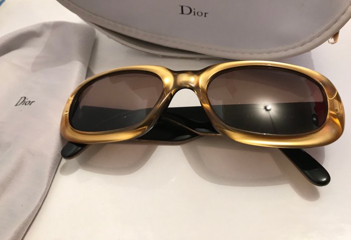 lady in dior 2 sunglasses