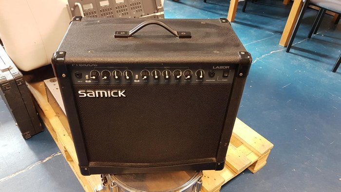 Vintage LA20R Samick amp 12" speaker, reverb, two channels
