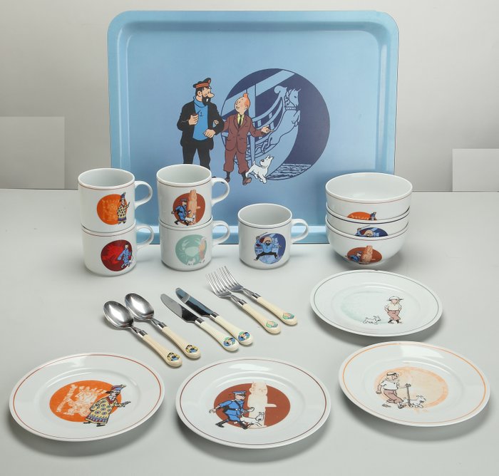 Tintin - 19x Vaisselles Tables et Couleurs - plateau + 3x bols + 5x tasses + 6x couverts + 4x assiettes - (1993)