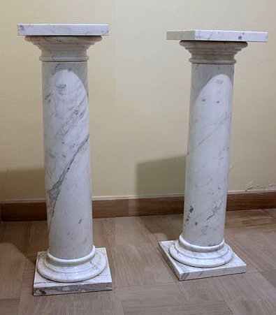 A pair of columns in white marble, France, early 20th century