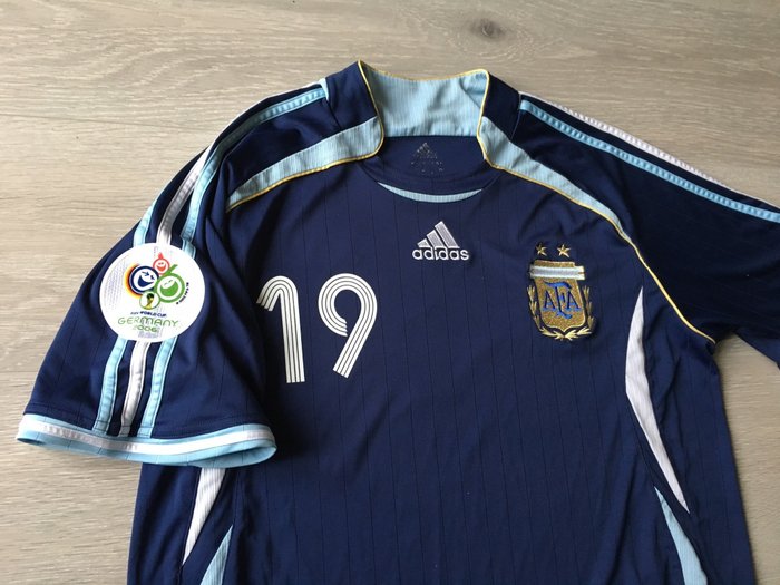 Legendary Argentina Away Shirt - World Cup 2006 - Messi 10.