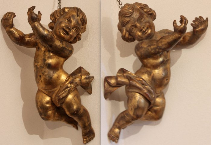 Pair of big Putti from Florence - carved and gilded wood - second half of the 19th century