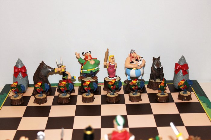Asterix chess by Plastoy