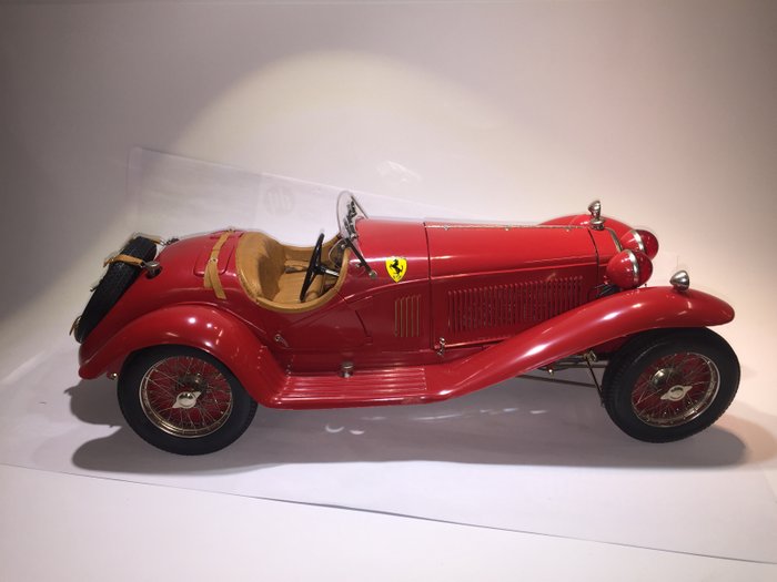 Pocher - Scale 1/8 - Alfa Romeo 8C 2600 Mille Miglia Scuderia Ferrari