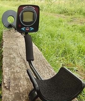Metal detector - Smart Hunter - with metal discrimination and a waterproof coil
