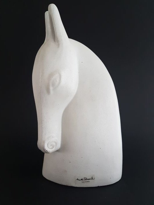 Horse’s head - Anette Edmark