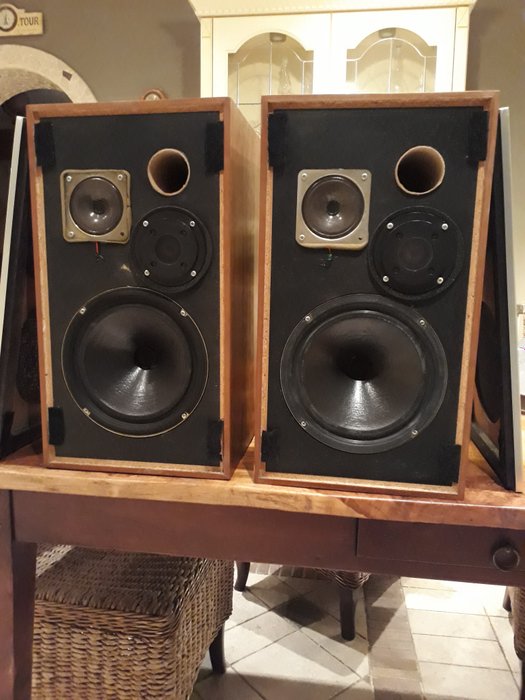 Set of very good sounding rare Goodmans 3 way system speakers from the type The Havant from the year 1971