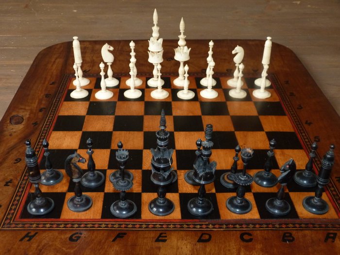 Antique Selenus ivory chess set + Sorrento/tunbridge gameboard.