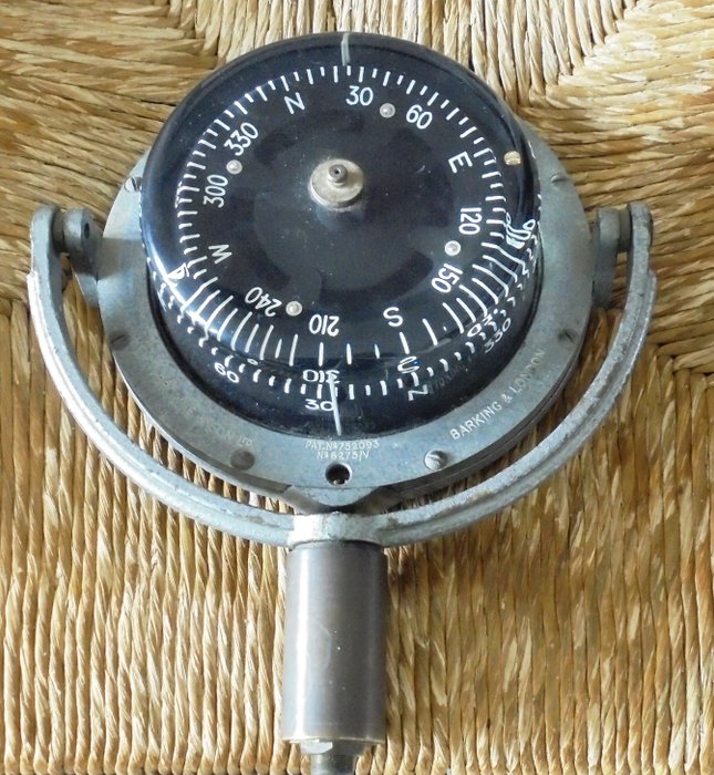 H. Browne & Sons Ltd,-Sestrel Moore compass