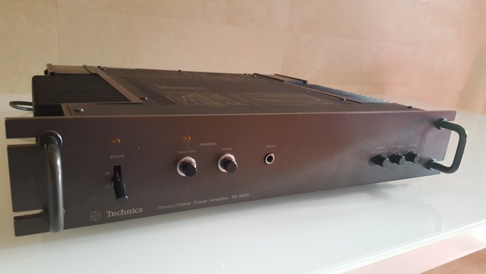 Gorgeous TECHNICS SE 9060 final amplifier - Flat Pro Icona series - 1970s - only one owner