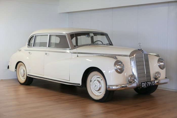 Mercedes-Benz - 300 Adenauer - 1952