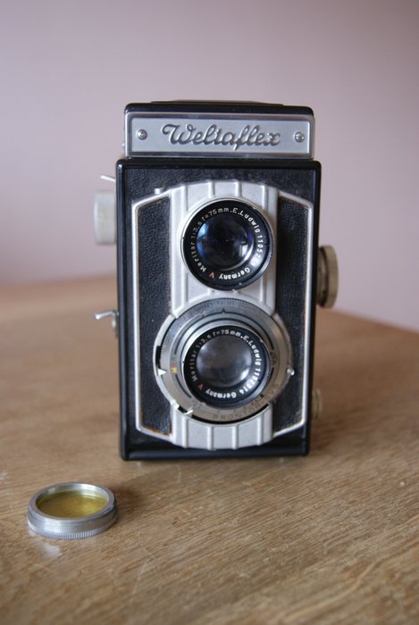 Original vintage photo camera Weltaflex 6x6 TLR Meritar (1954)