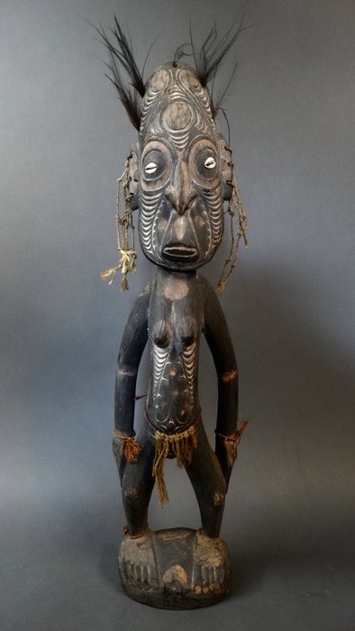 Large Mindimbit ancestor figure - Sepik - Papua New Guinea