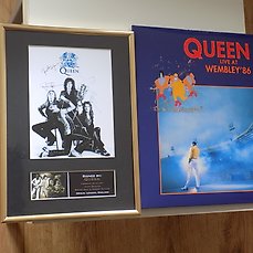 Queen " Live At 86 " Blue Vinyl Double LP & Framed Catawiki