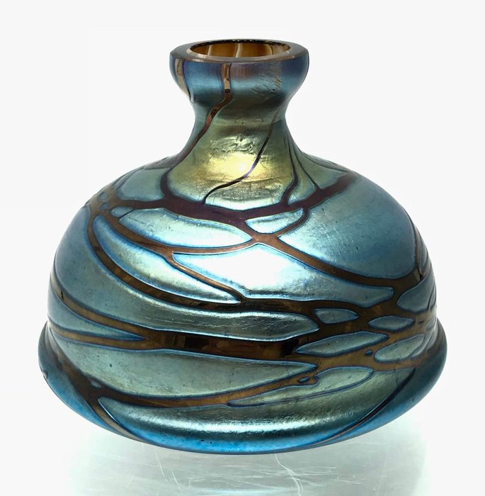 Kralik / Loetz - Art Nouveau iridescent glass vase