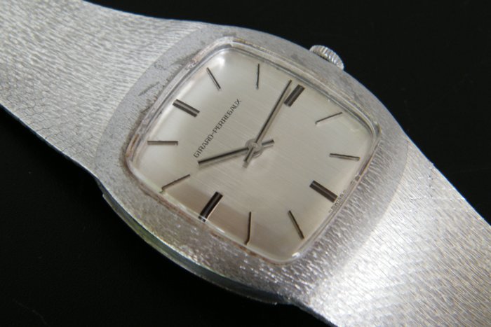 GIRARD-PERREGAUX - Silver Gilt Men`s wristwatch from 1960s - Excellent condition