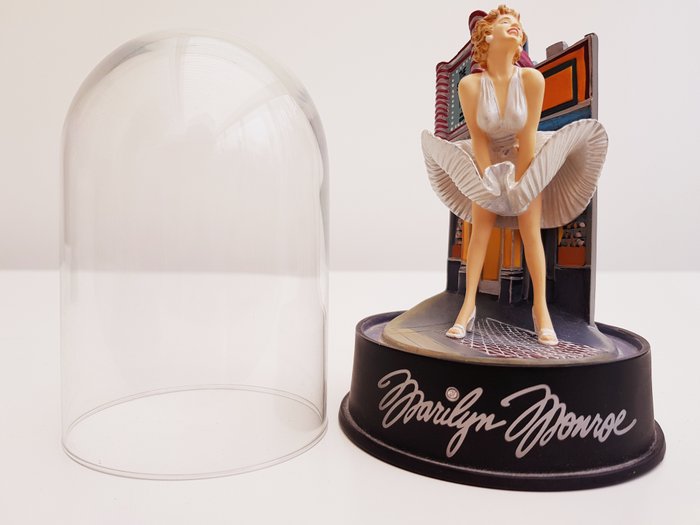 Very Rare Marilyn Monroe Music Box The Seven Year Itch Catawiki - marilyn monroe song code for roblox id
