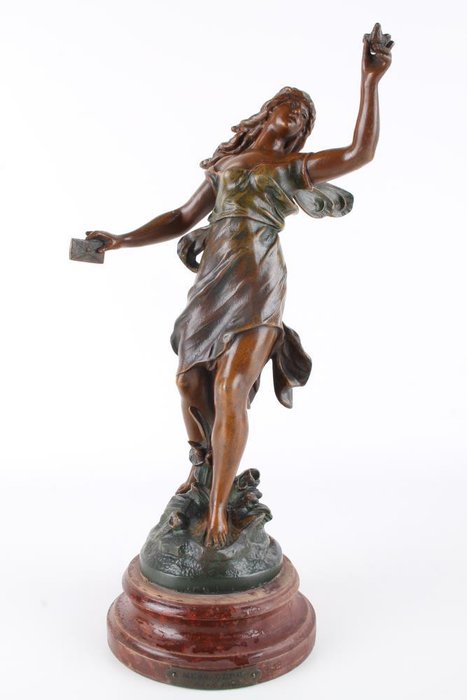 Louis Auguste Moreau (1855-1919) - Zamak Skulptur Frauenfigur 'Messagère' - frühes 20. Jahrhundert