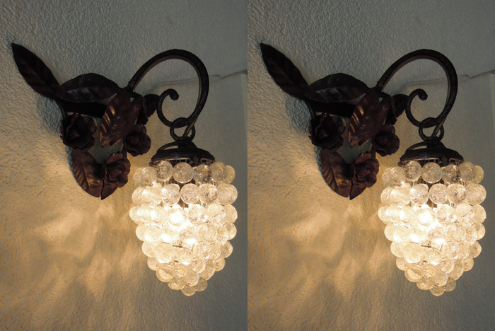 2 old wall lamps with a bunch of grapes in Murano glass