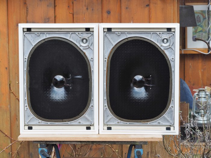 Yamaha NS-250 Vintage speaker system in white housing