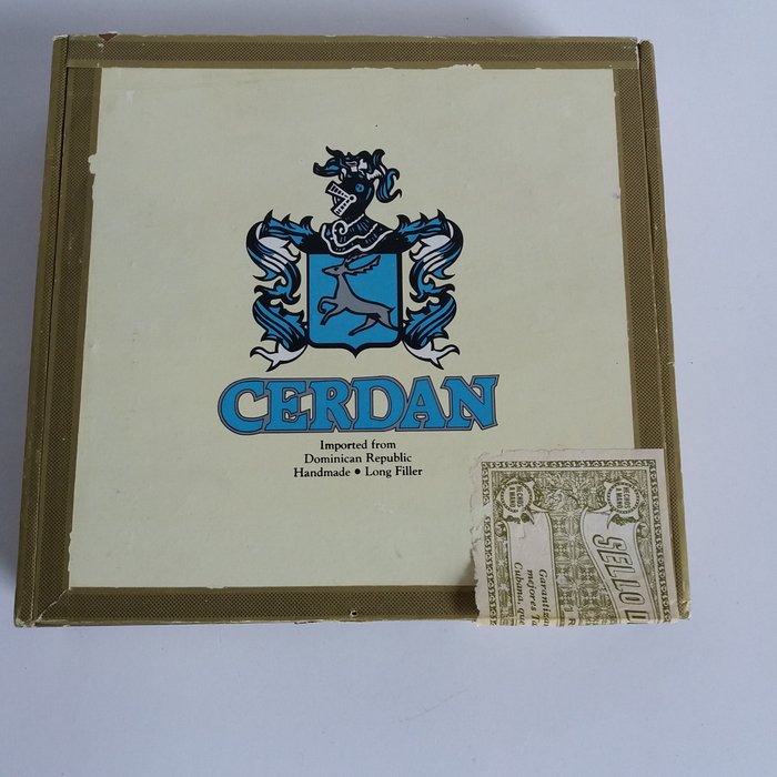 Box 25 handmade Juan Carlos cigars of the Cerdan Caribbean Tobacco company. 1982