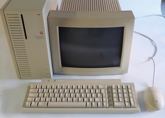 Macintosh Quadra 700 + Macintosh 12 RGB Display - Type: - Catawiki