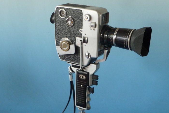 Cinemax 8mm camera 85E Auto Zoom, with lens hood, circa 1958