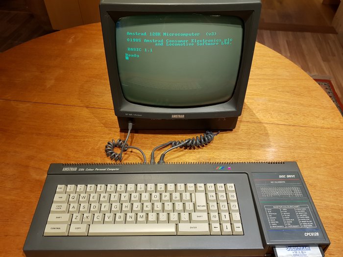 AMSTRAD 128k  Colour Personal Computer CPC6128 - GT65-2 monitor. 